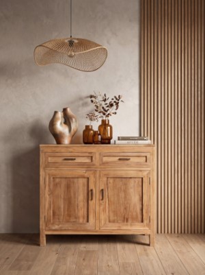 Wir haben eine grosse Auswahl an Holzmöbeln. <br />.